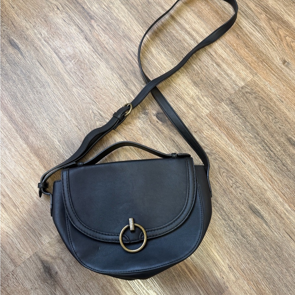 Universal Thread Black Crossbody Saddle Bag with Gold Ring